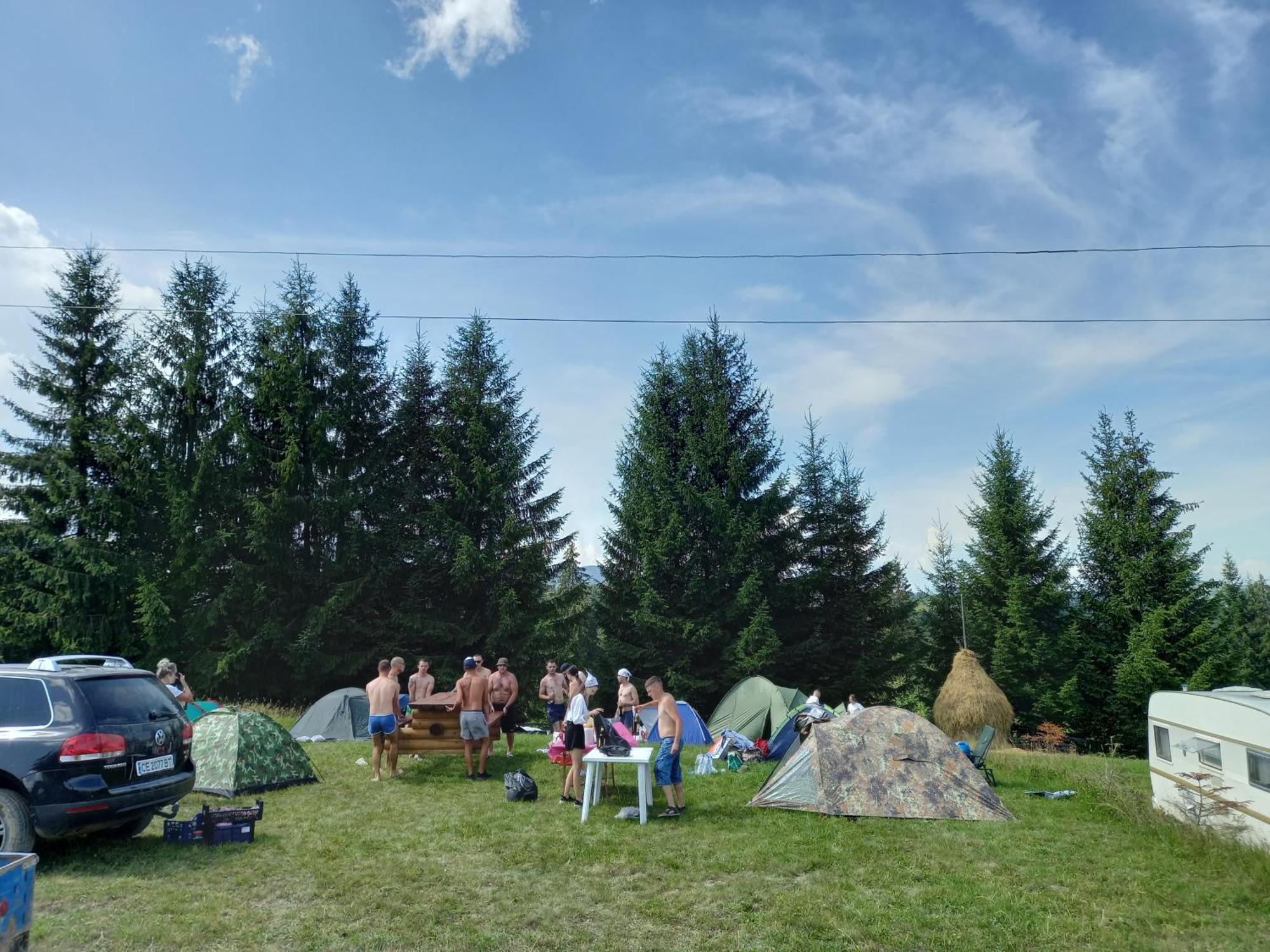 Camping Nad Karpatamy Spa Hotell Hrobyshche Rum bild