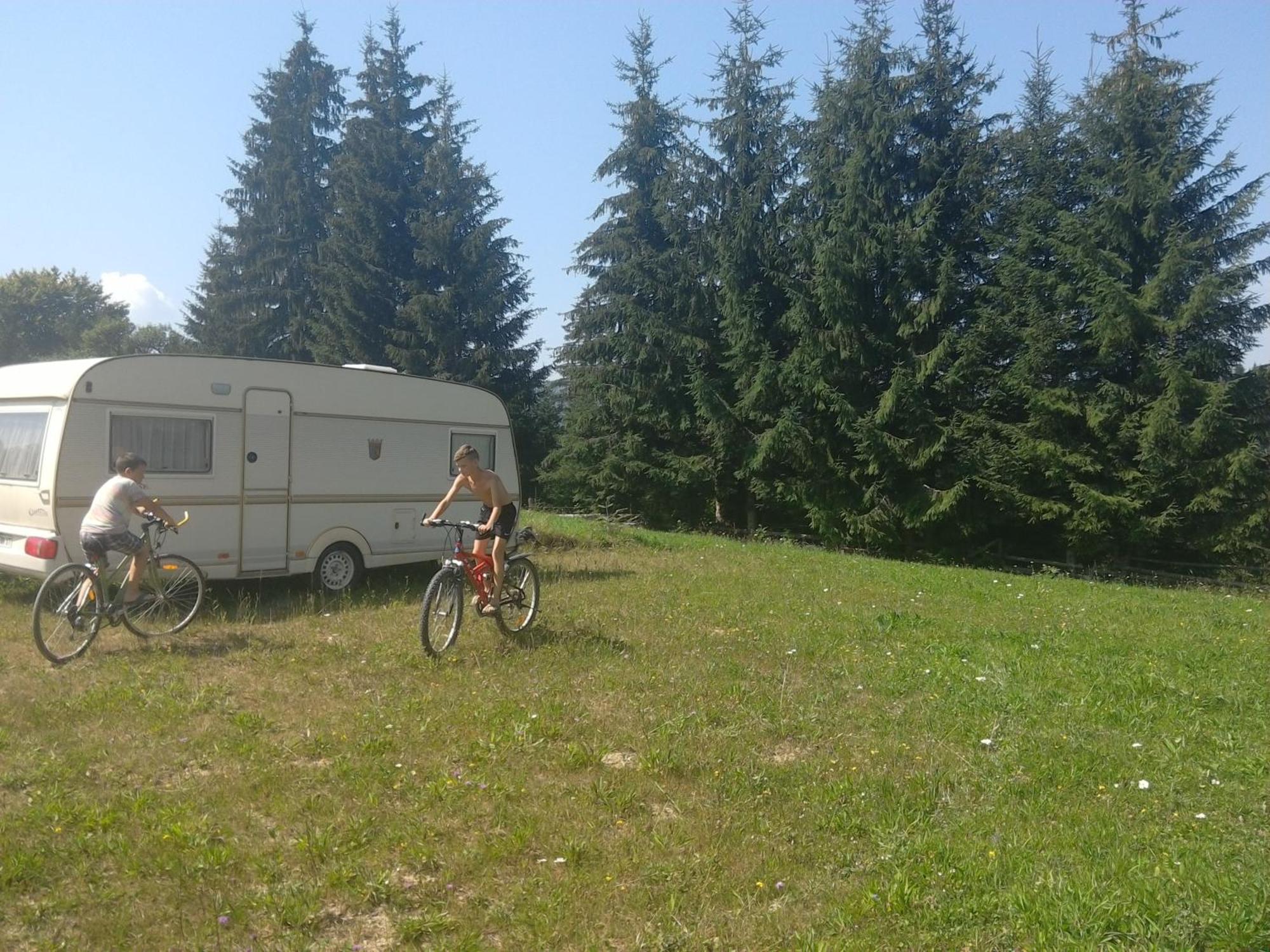 Camping Nad Karpatamy Spa Hotell Hrobyshche Exteriör bild